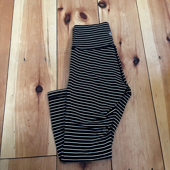 Lululemon wunder under striped crop leggings - Picture 4 of 4